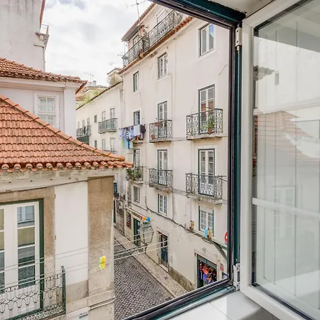شقة Bairro Alto Window - Cozy Spot In A Buzzing Locale