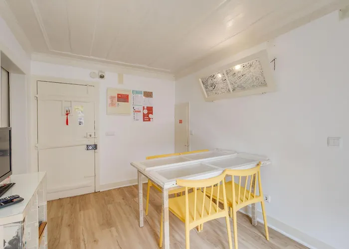 Bairro Alto Window - Cozy Spot In A Buzzing Locale Apartament