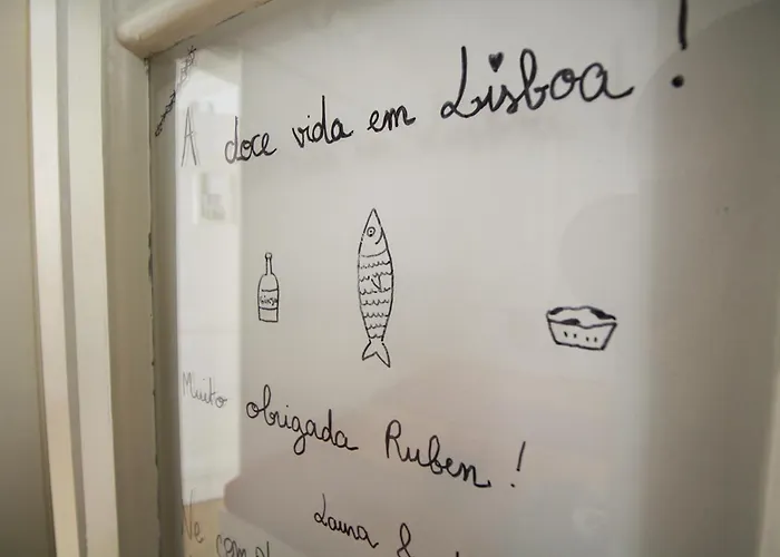 Bairro Alto Window - Cozy Spot In A Buzzing Locale 아파트 *
