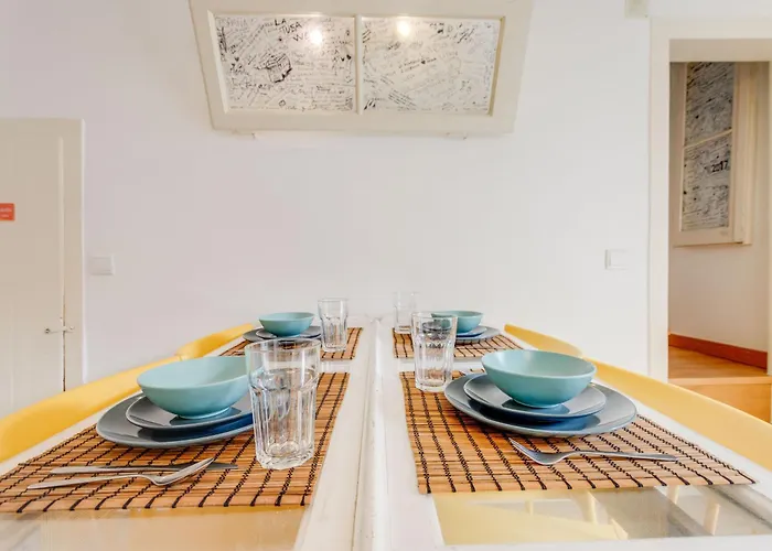 Bairro Alto Window - Cozy Spot In A Buzzing Locale 아파트 리스본