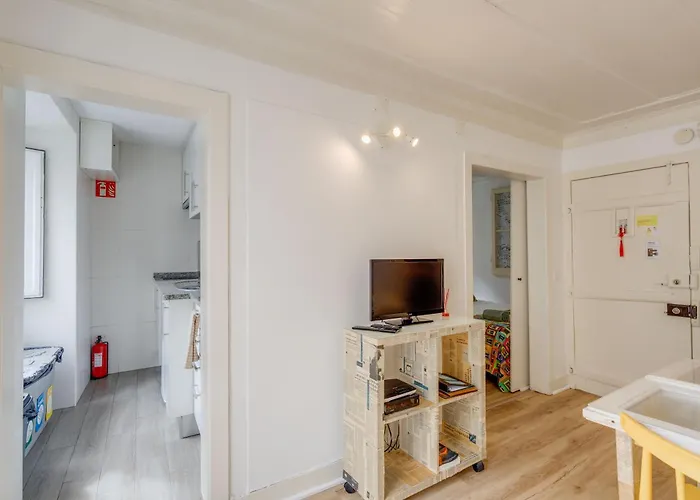 Bairro Alto Window - Cozy Spot In A Buzzing Locale * 리스본